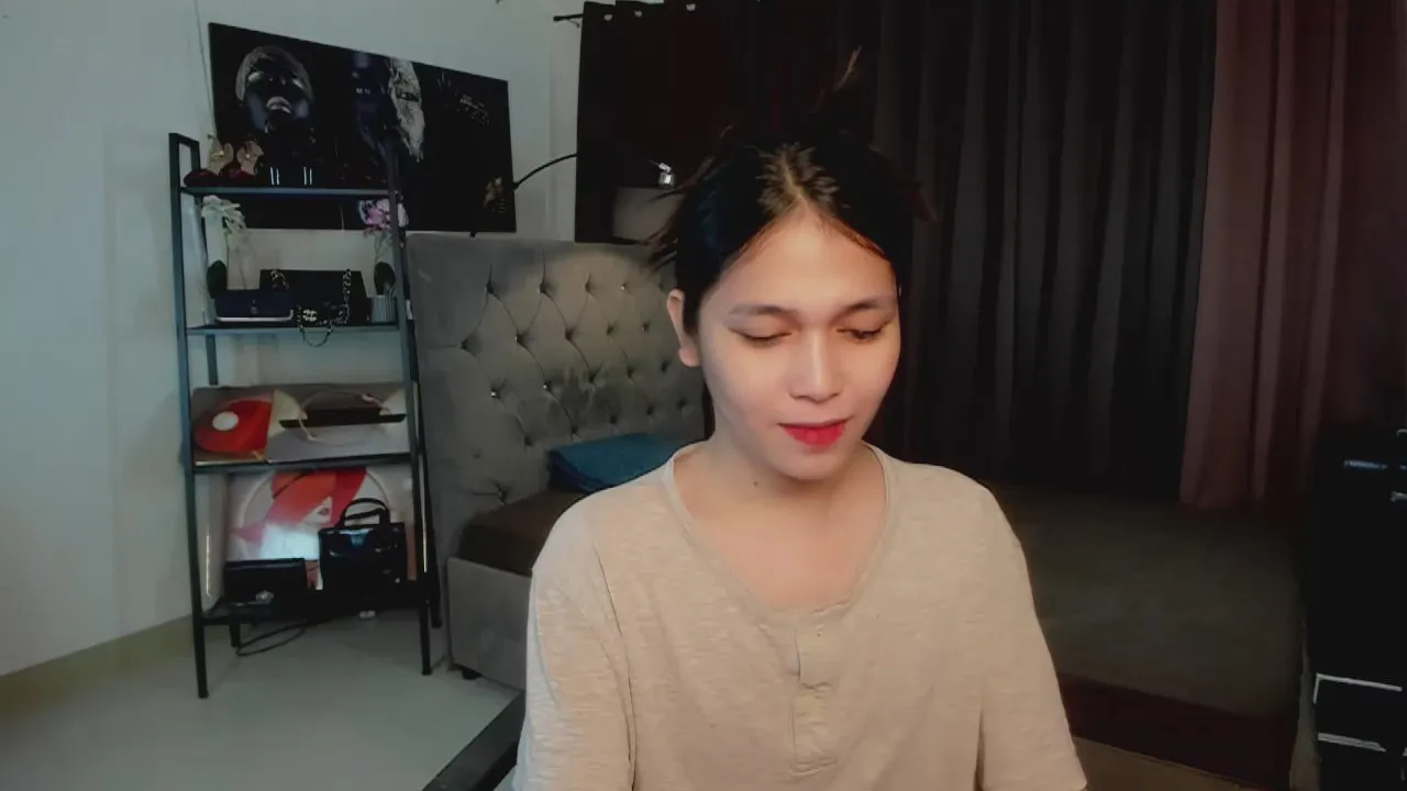 Offline xxxslimsamantha on Cam4