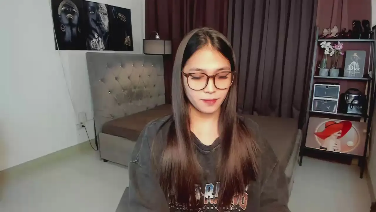 Offline xxxslimsamantha on Cam4