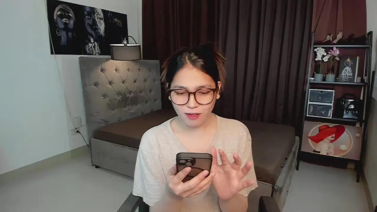 Offline xxxslimsamantha on Cam4