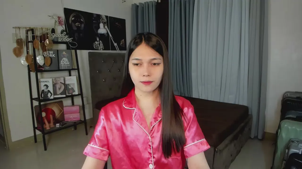 Offline xxxslimsamantha on Cam4