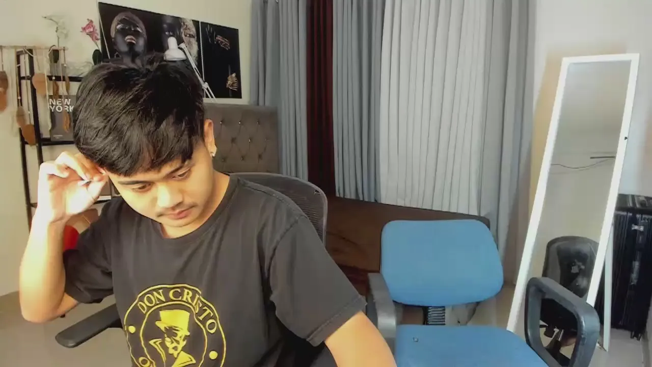 Offline xxxslimsamantha on Cam4