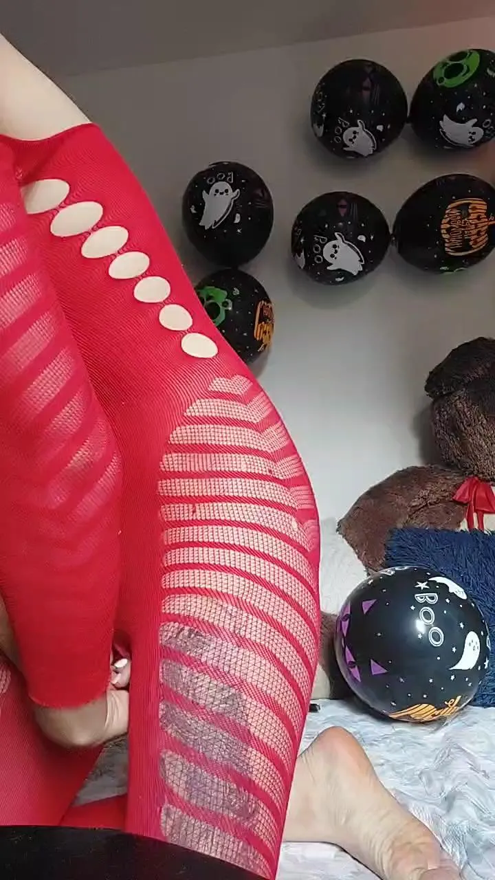 Offline Youlittlestar28 on Cam4