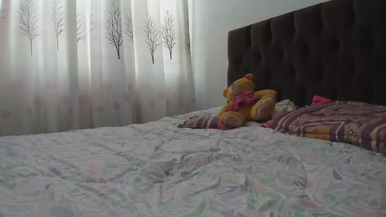 Offline yourgirl_asian on Cam4