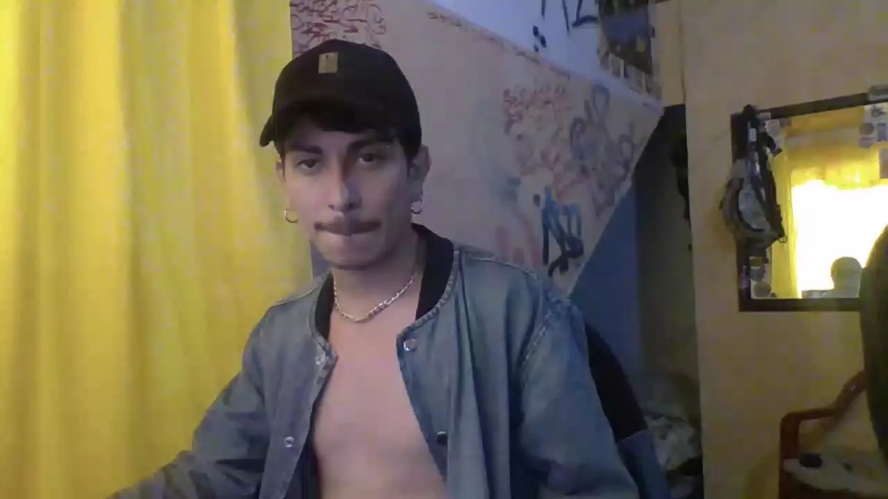 Offline YourGodZeus on Cam4