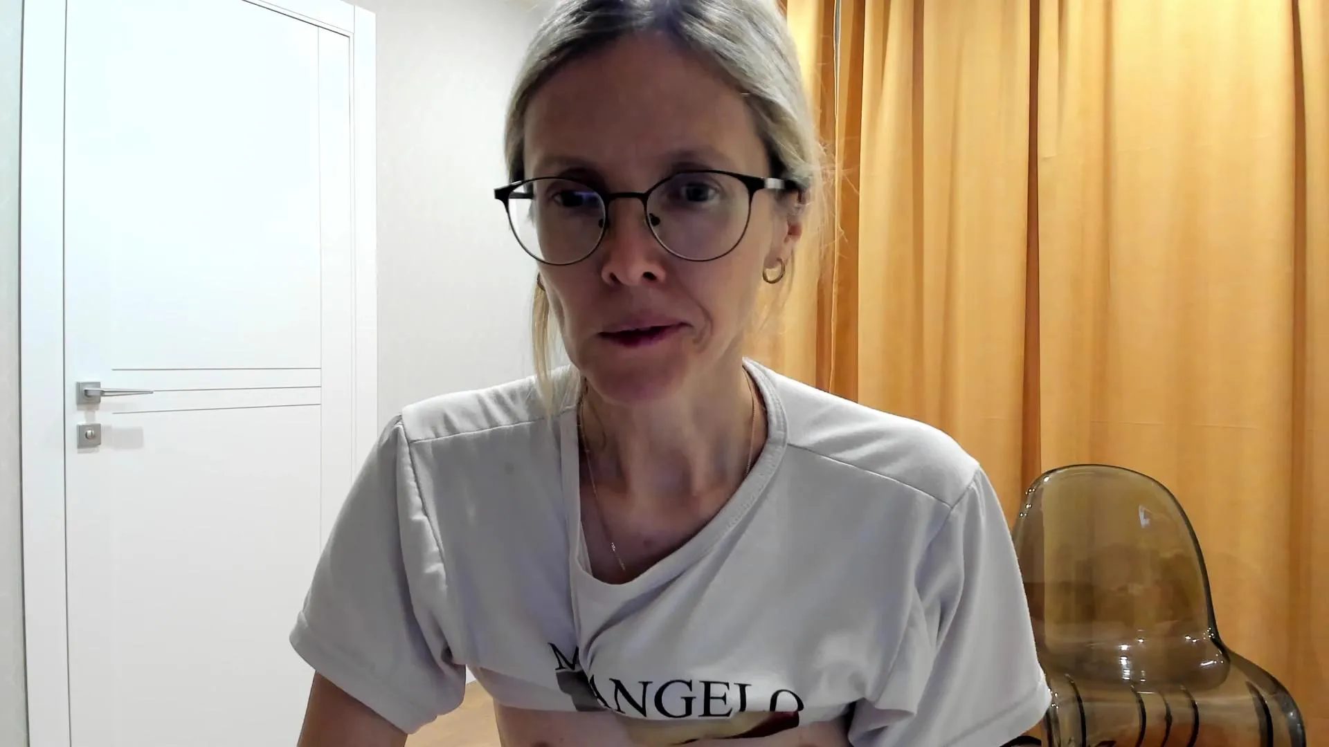 Offline YourMolly on Cam4