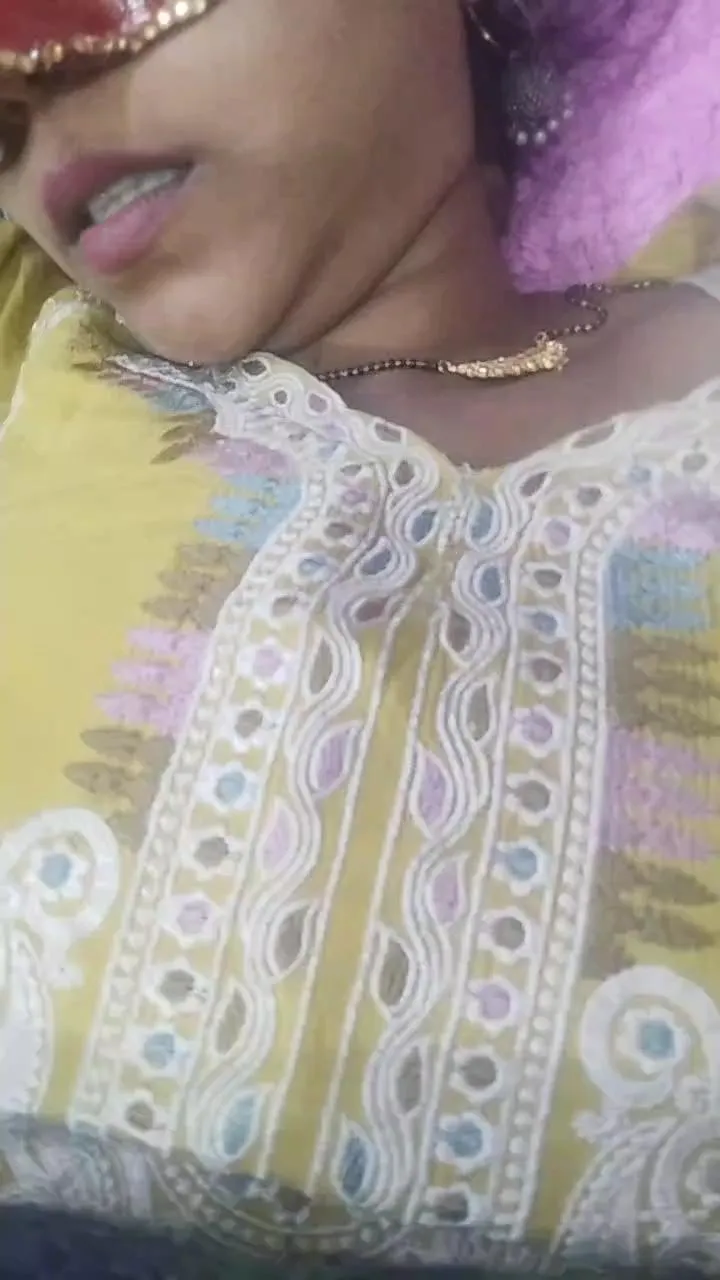 Offline YourSanam on Cam4