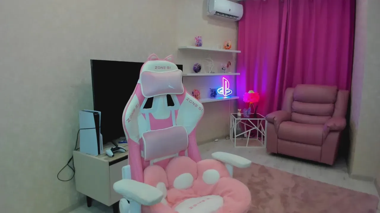 Offline YourSweetFoots on Cam4