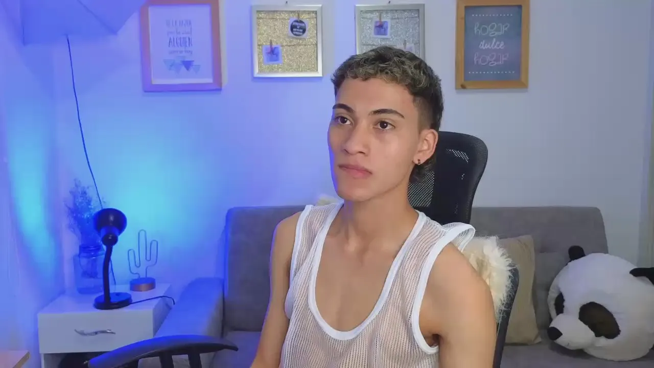 Offline yulian_vasquez on Cam4