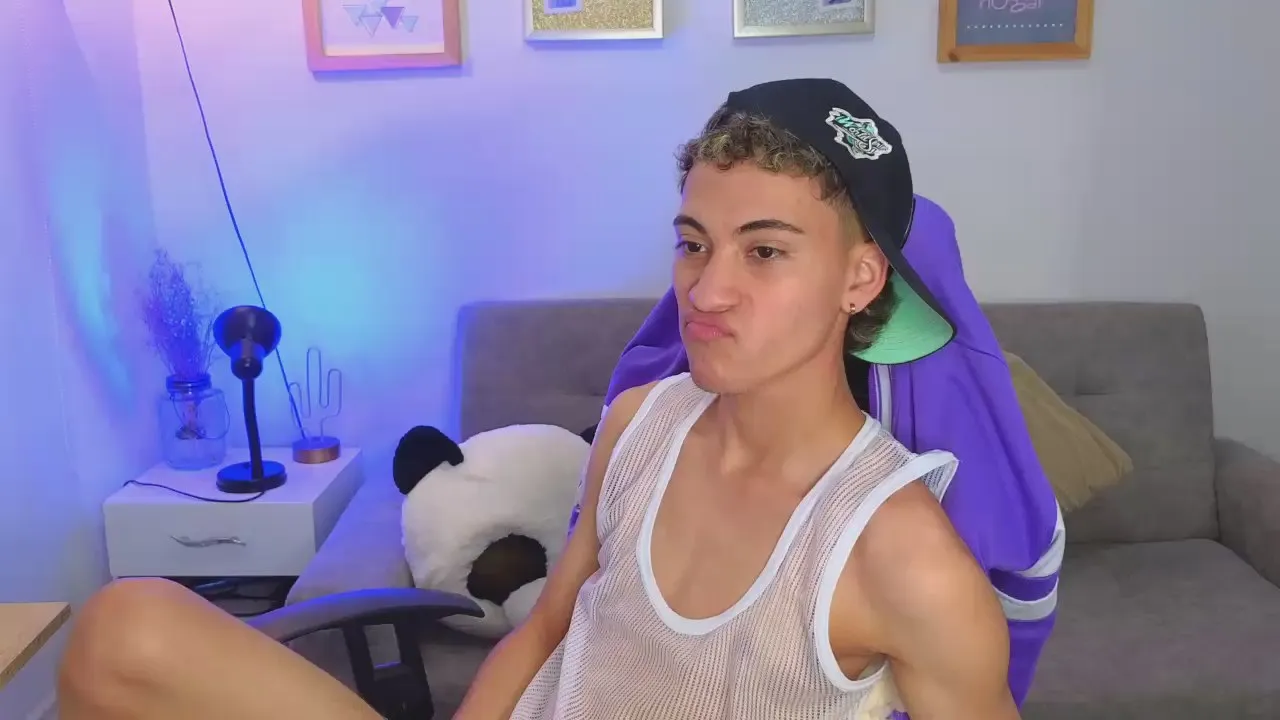 Offline yulian_vasquez on Cam4