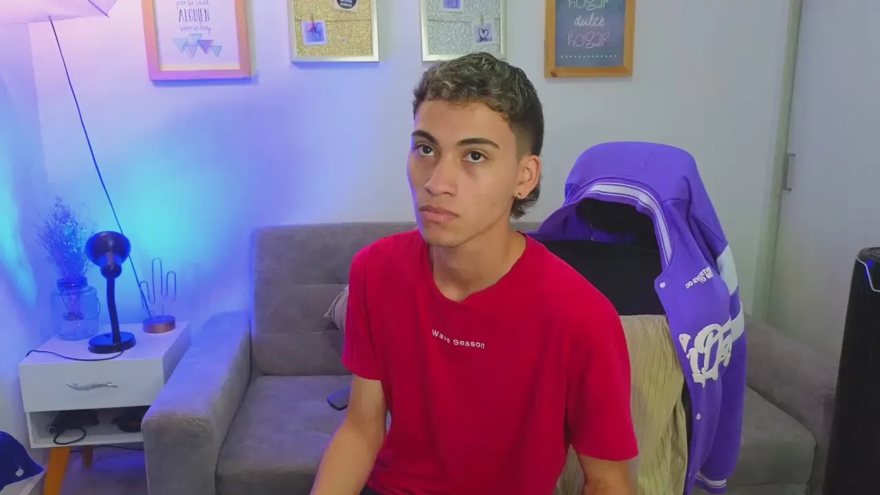 Offline yulian_vasquez on Cam4