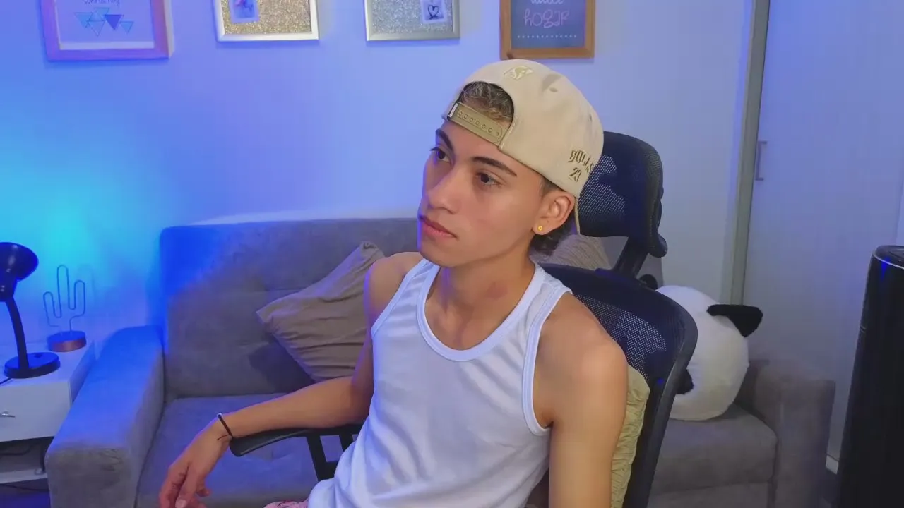 Offline yulian_vasquez on Cam4