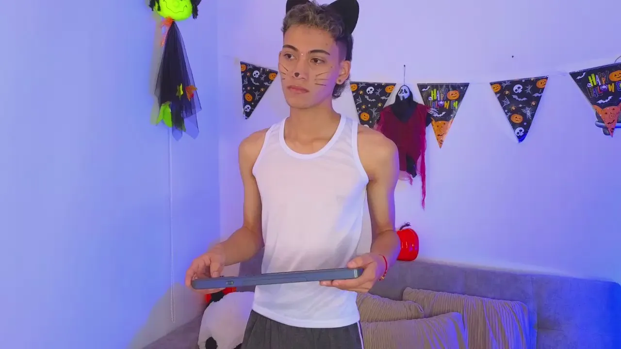 Offline yulian_vasquez on Cam4