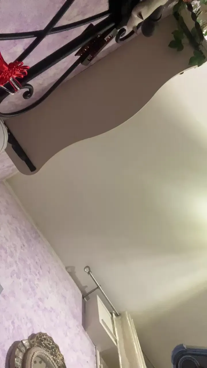 Offline YumiLux on Cam4