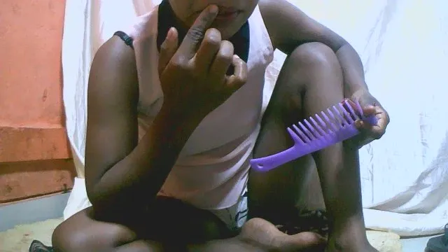 Offline YummyEmma on Cam4