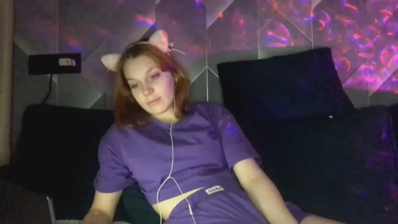 Offline YunHansley on Cam4