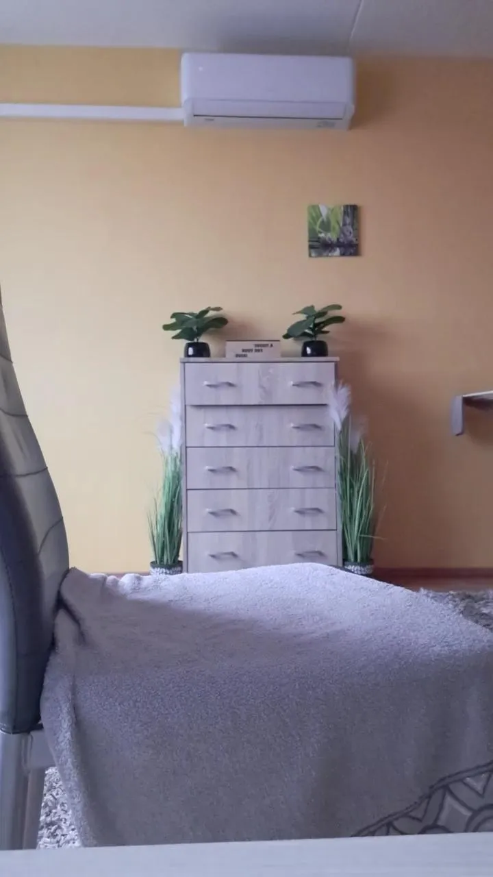 Offline Ywett_Doll on Cam4