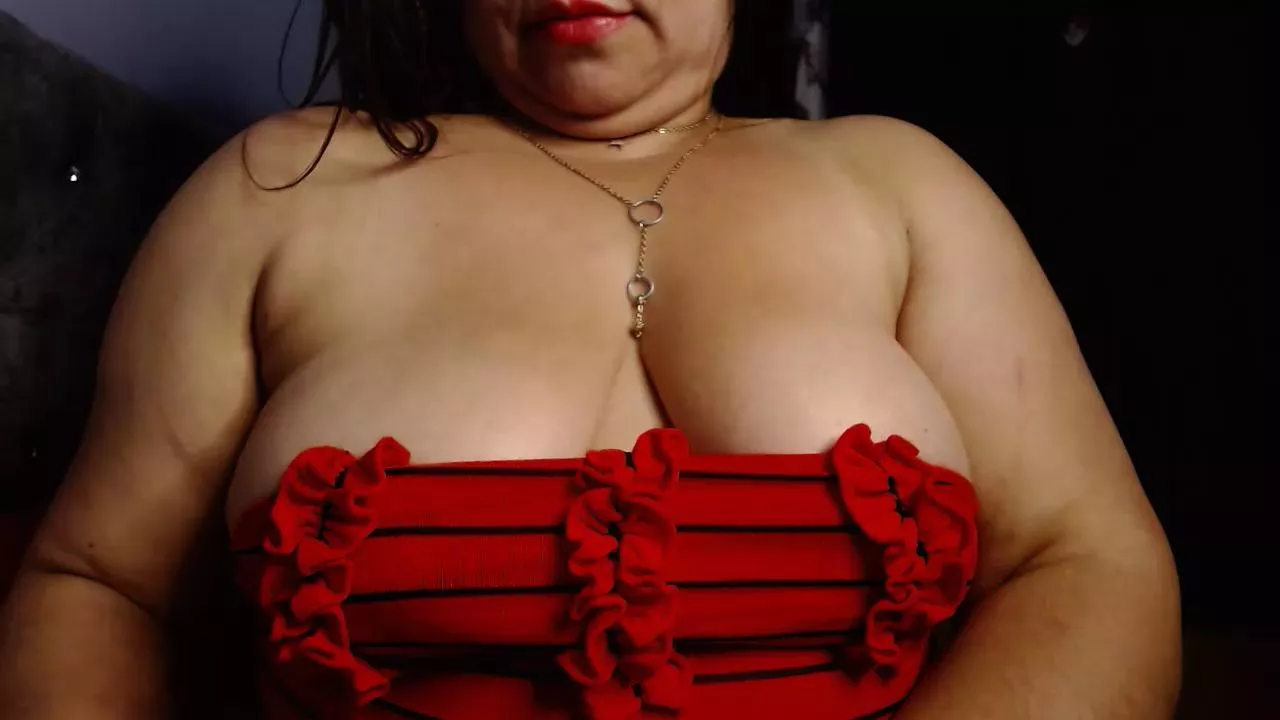 Offline Zahira_Willingx on Cam4