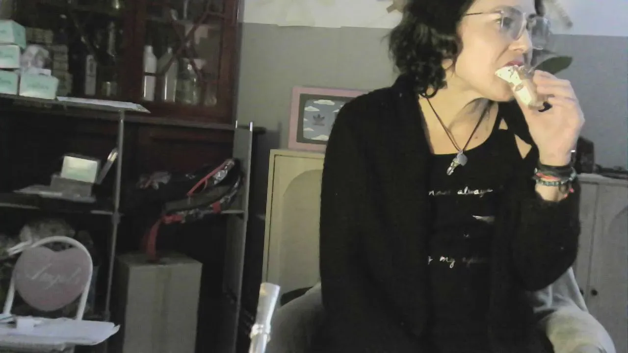 Offline zaidapink on Cam4