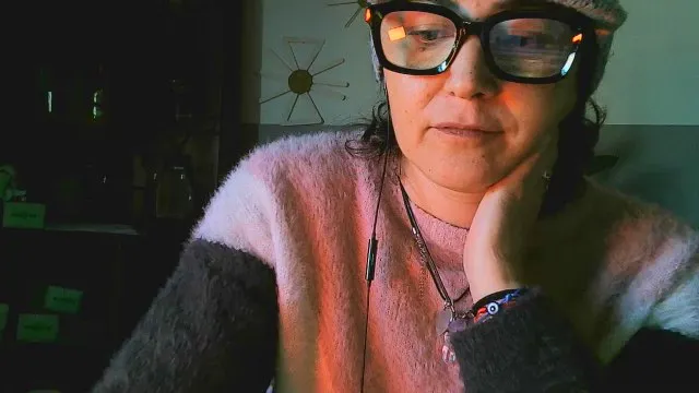 Offline zaidapink on Cam4