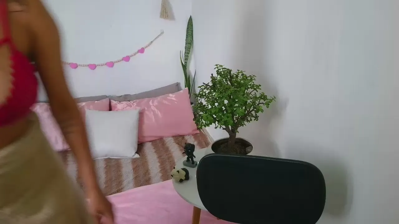 Offline Zendaya444 on Cam4