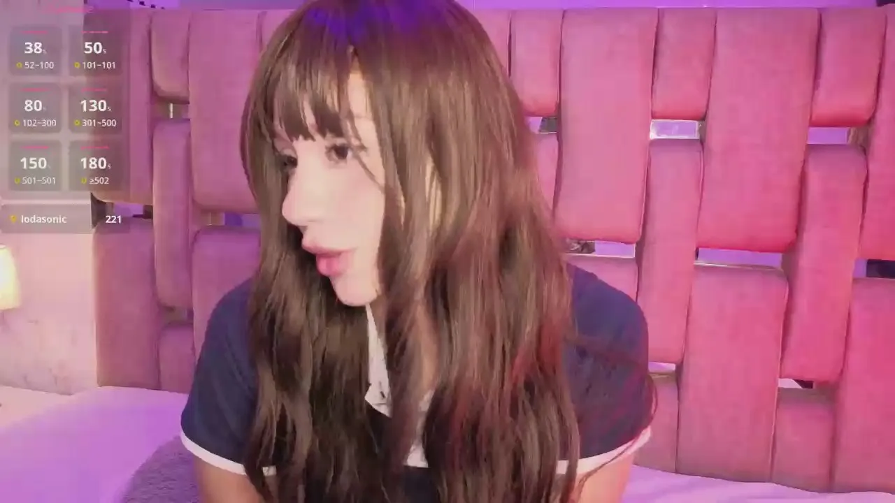 Offline ZharaLux on Cam4