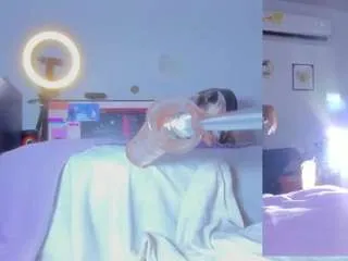 Freechat abigail-girl on CamSoda