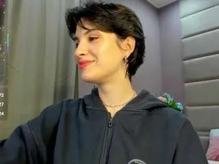 Offline adelineperle on CamSoda