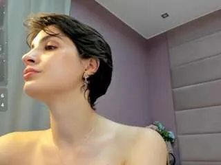 Offline adelineperle on CamSoda