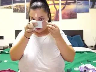 Offline adellineee on CamSoda