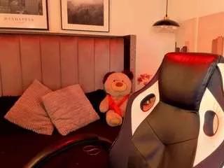 alaia-cute from CamSoda