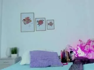 Freechat alejandra-cortes on CamSoda