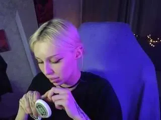 Offline alice-l0 on CamSoda