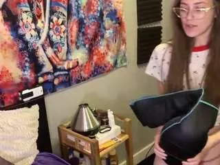 Offline alijonez-18 on CamSoda