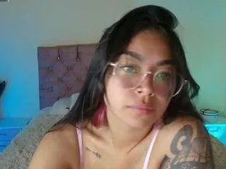 Offline alinna-1 on CamSoda