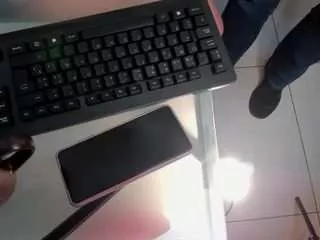 Freechat alyssadean on CamSoda