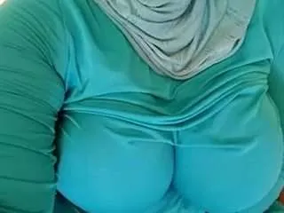 Offline amalarabic on CamSoda