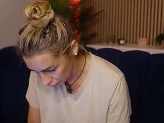 Offline angel-wow on CamSoda