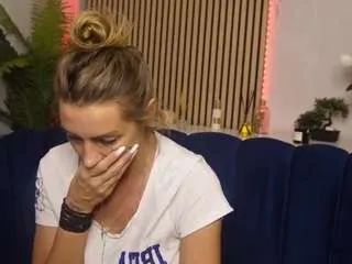 Offline angel-wow on CamSoda