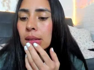 Freechat angela-martina on CamSoda