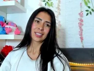 Freechat angela-martina on CamSoda