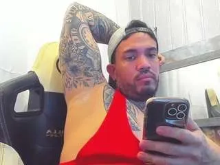 Freechat angellatino on CamSoda