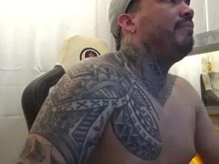 Freechat angellatino on CamSoda