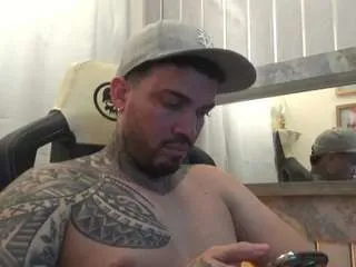 Freechat angellatino on CamSoda