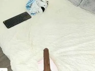 Freechat angie-roses on CamSoda