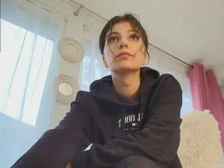 Freechat anna-lewis on CamSoda