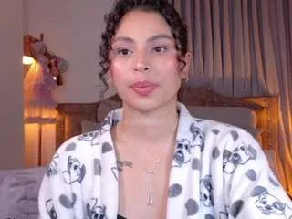 Freechat annamillerr on CamSoda