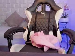 Offline antonella-lovee on CamSoda