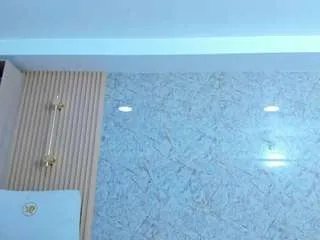 Freechat antonella-west on CamSoda