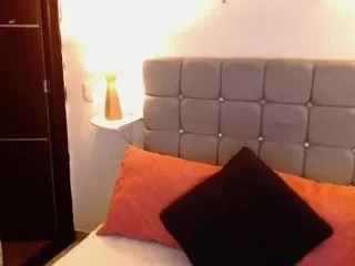 Freechat antonellasmithh on CamSoda