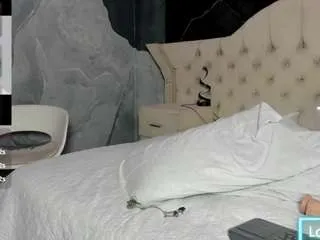 Freechat antonia-star on CamSoda